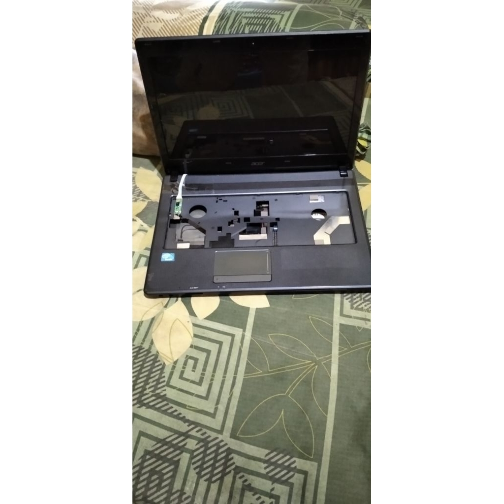 Tv digital 14 inch modif dengan bekas casing laptop