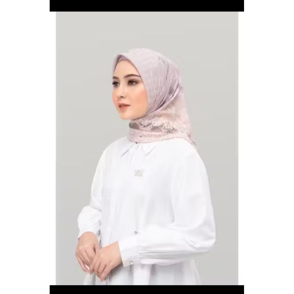 Alhambra Scarf by Wearingklamby Preloved