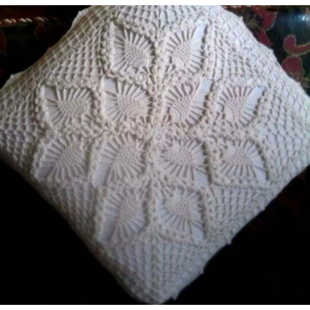 SARUNG BANTAL KURSI TAMU RAJUTAN