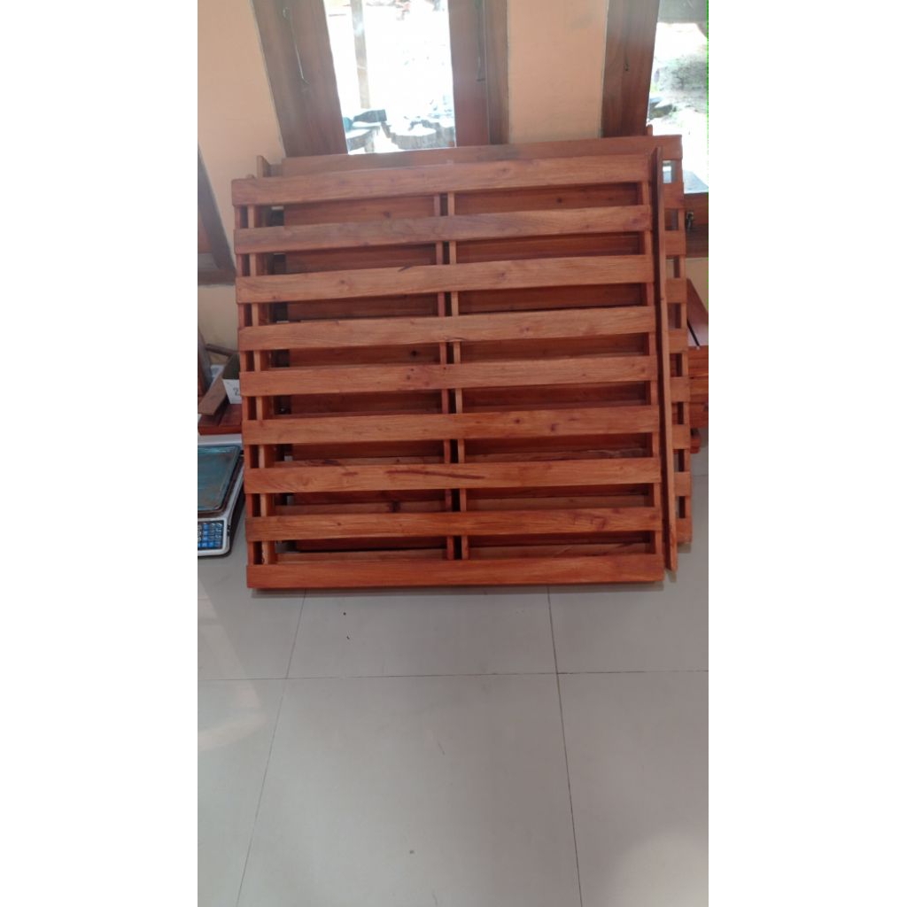 Dipan kasur minimalis kayu mahoni