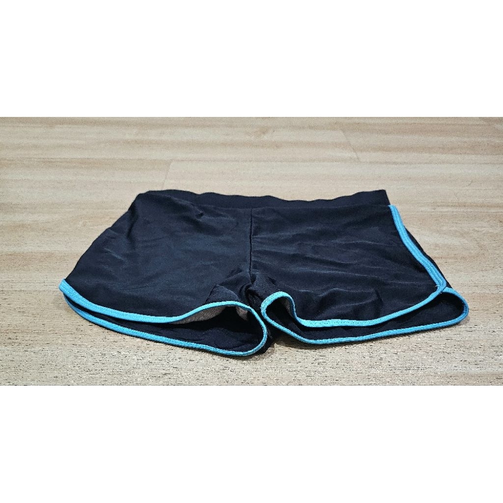 PRELOVED CELANA RENANG PENDEK sz. L SECOND