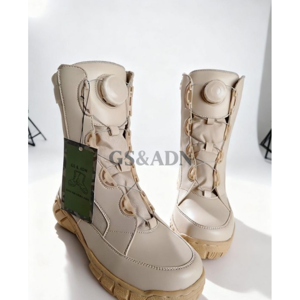 Sepatu kemhan tali putar