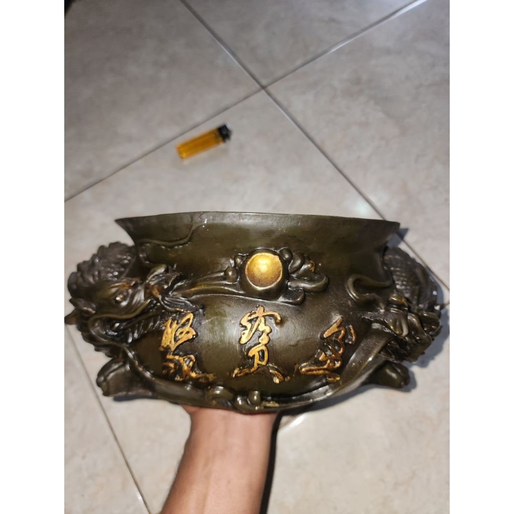 barang jadul kuno tempat dupa atau lainnya peninggalan mbah