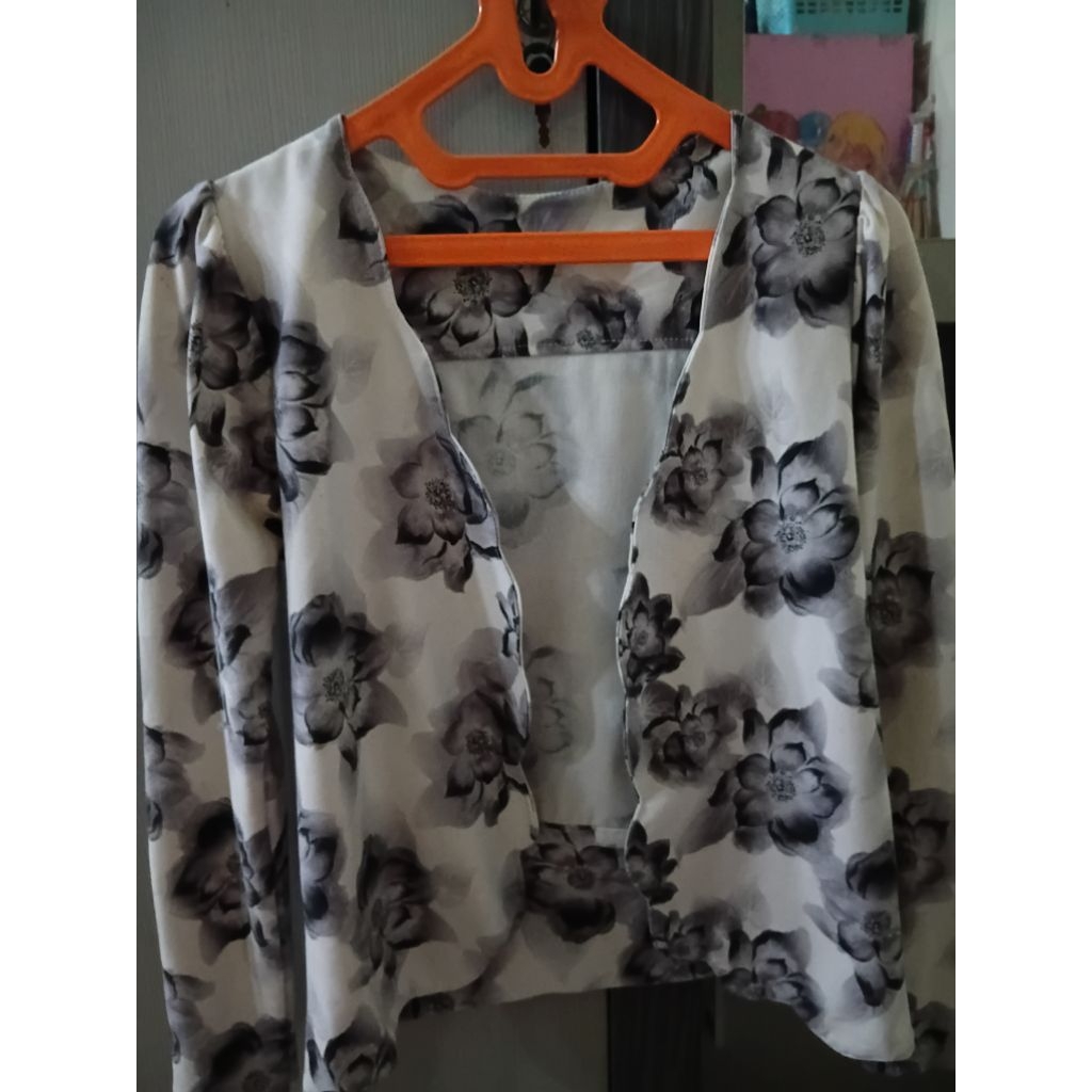 Preloved Blazer motif bunga