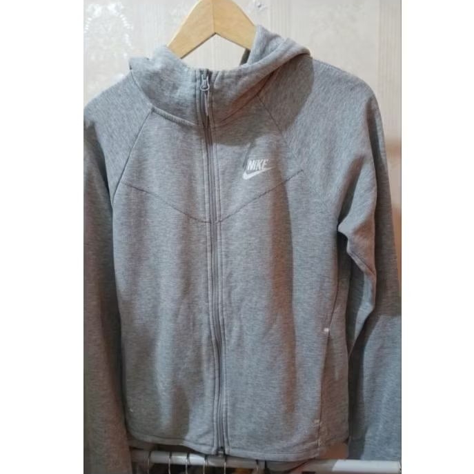 Hoodie Zipper Pria NIKE Original Size M | Nyaman Dipakai