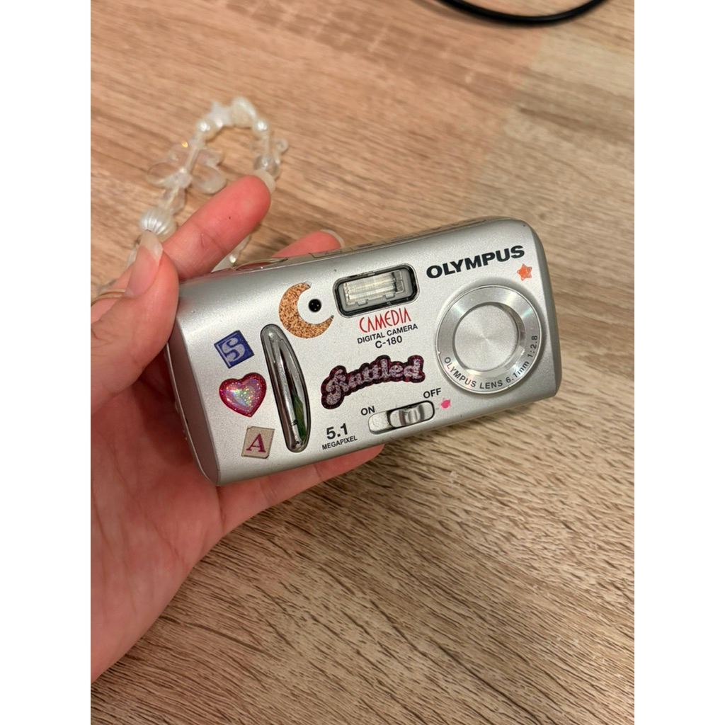 Olympus Camedia C-180