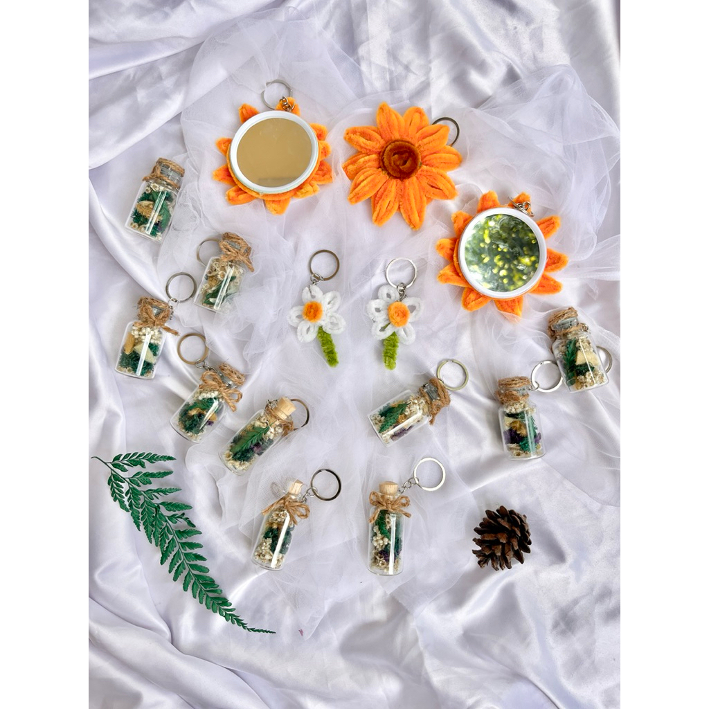 Gantungan Kunci Bunga Kering Edelweis Mix 3 Warna - Tali Goni, Botol Kaca, Souvenir Rustic