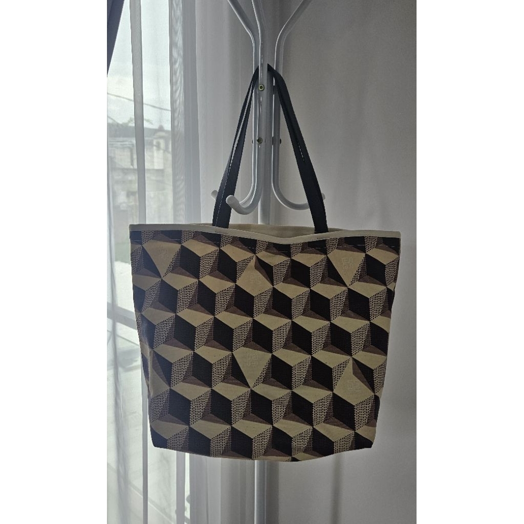 Tas Tulisan by Melissa Sunjaya