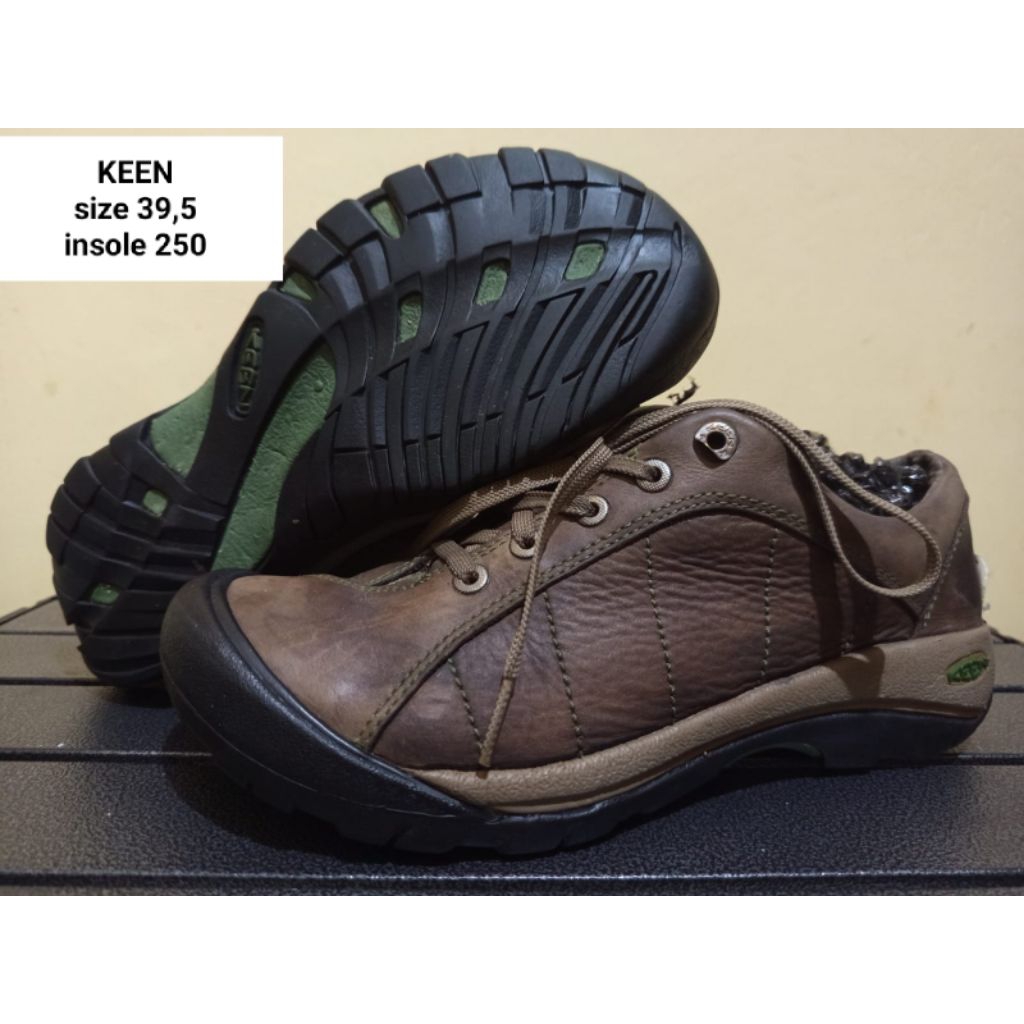 sepatu second KEEN