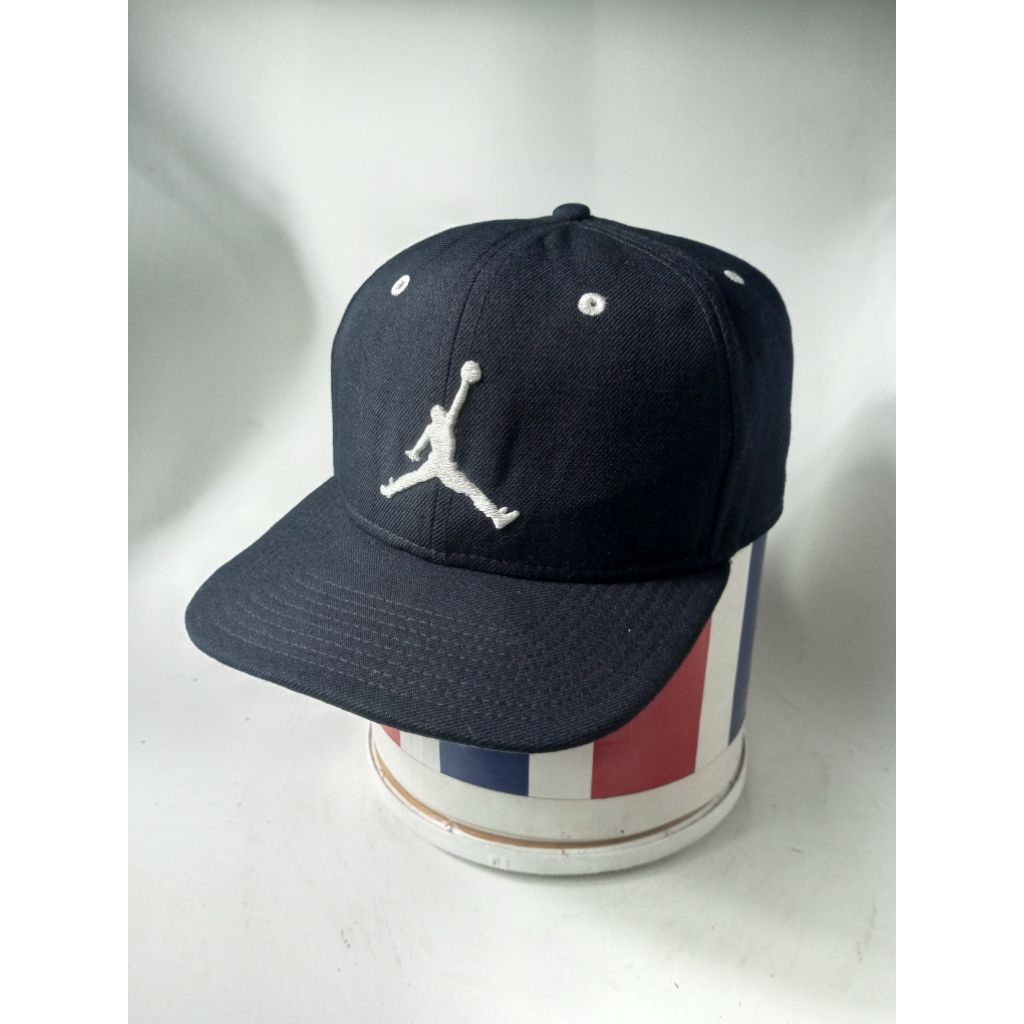Topi Air Jordan Classic Jumpman Embroidered Snapback Hat Cap Black