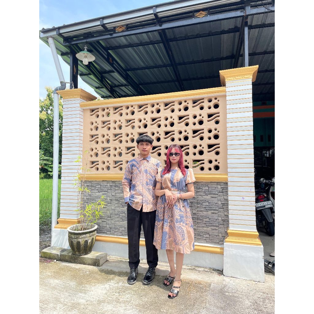 Couple Batik Putra Putri Motif Puspita Winayu Warna Biru Muda Couple Kemeja Batik Couple Dress Batik