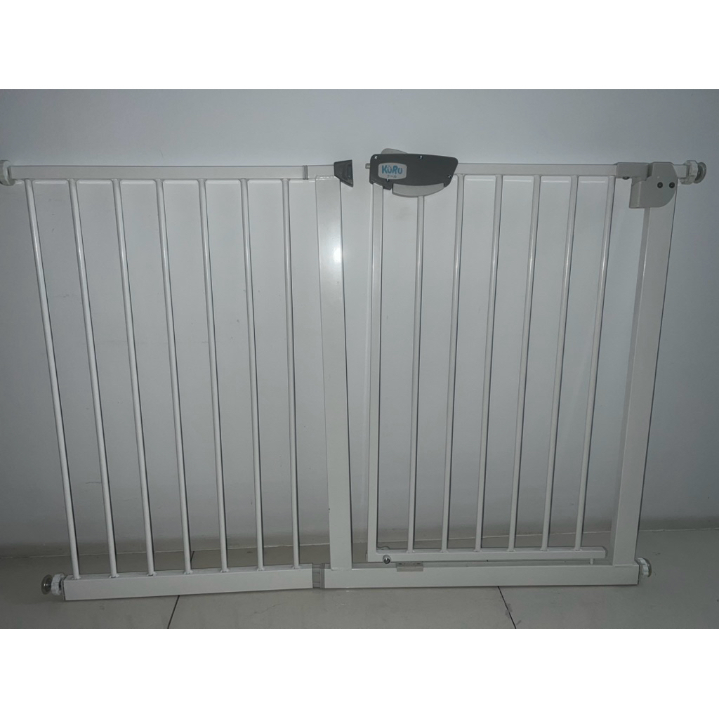 Kuru Baby Gate - Pagar Bayi Safety Guard Pintu Pembatas Tangga / Pagar Tangga Tanpa Bor / Pagar Ruan