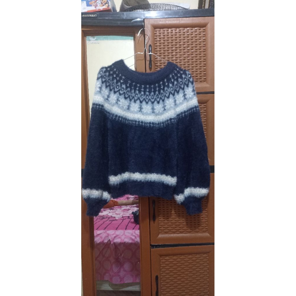 Sweater fuzzy Lengan Balon Axes femme Ld 100-105 P52 Masih New