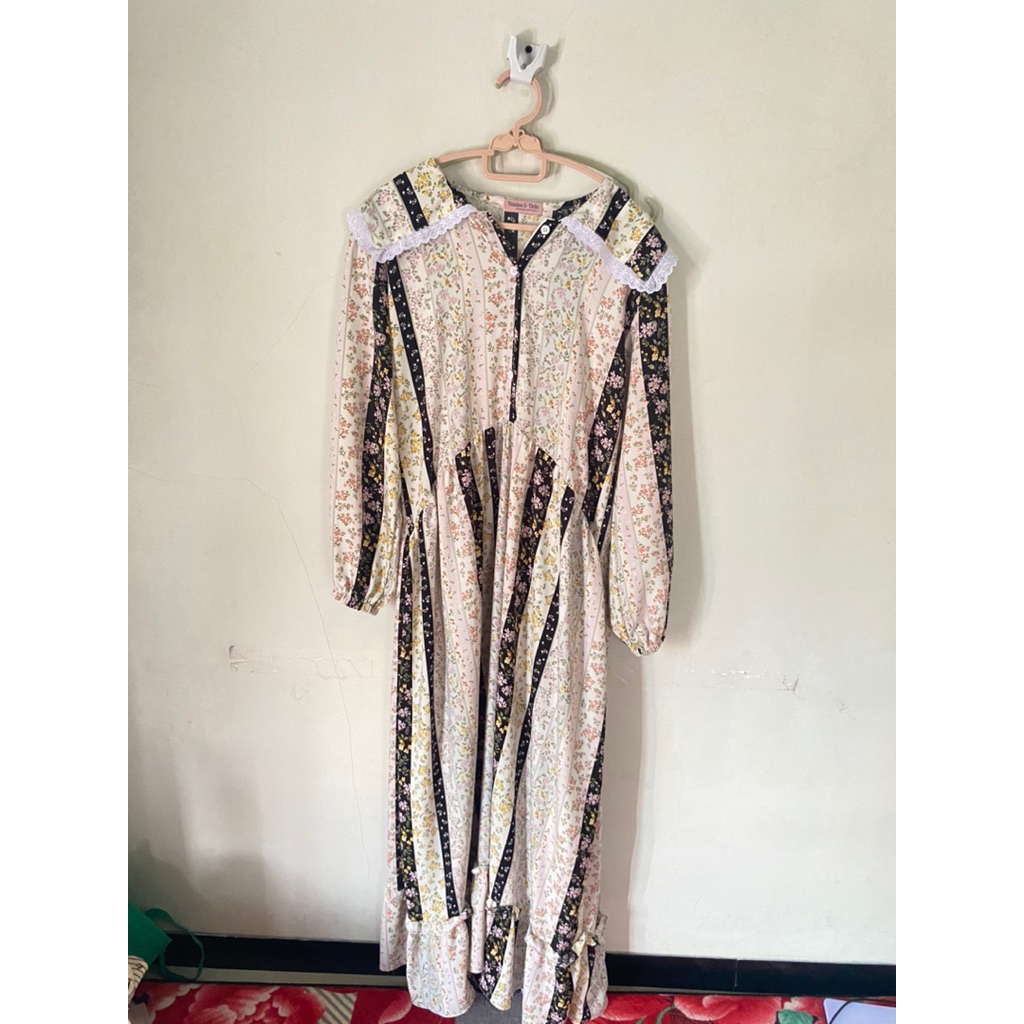Preloved  dress by Haidee Orlin