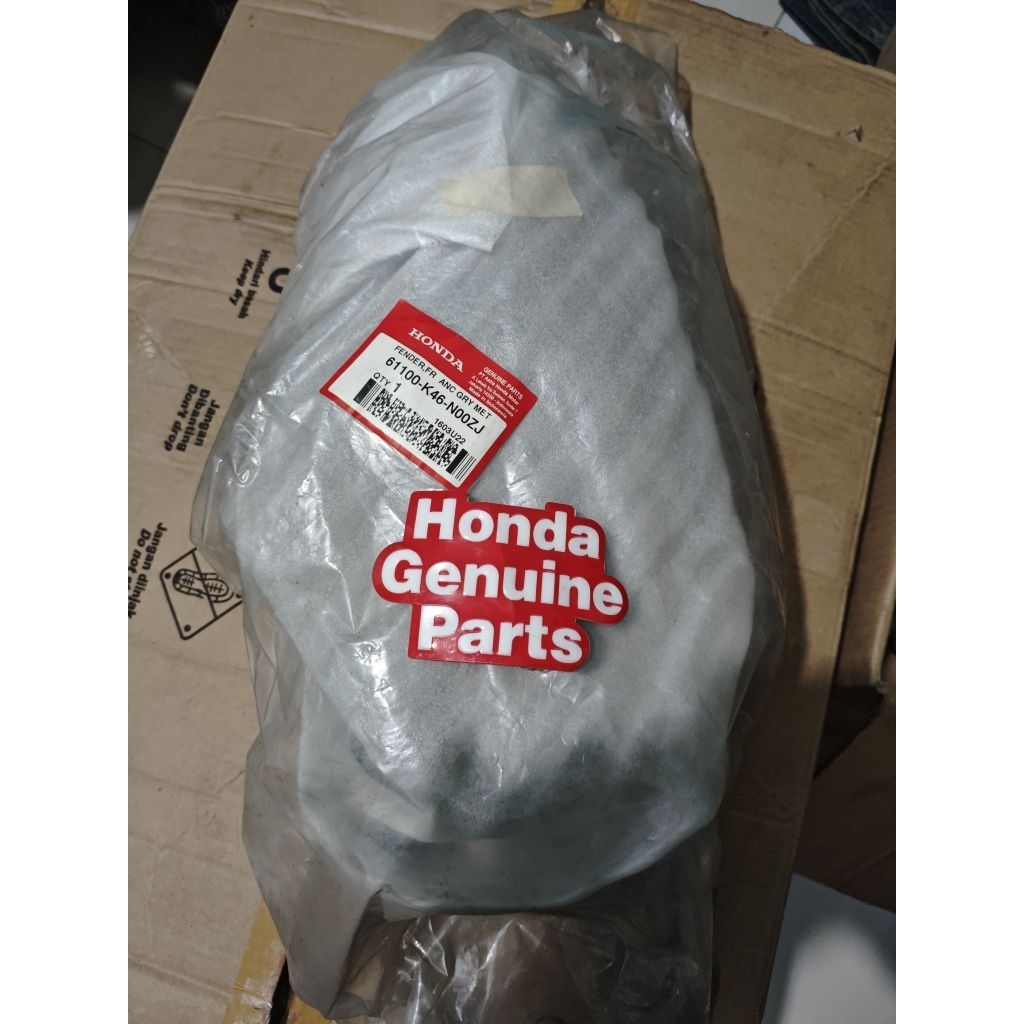 61100K46N00ZJ / SPAKBOR DEPAN VARIO 110 LED WARNA GREY