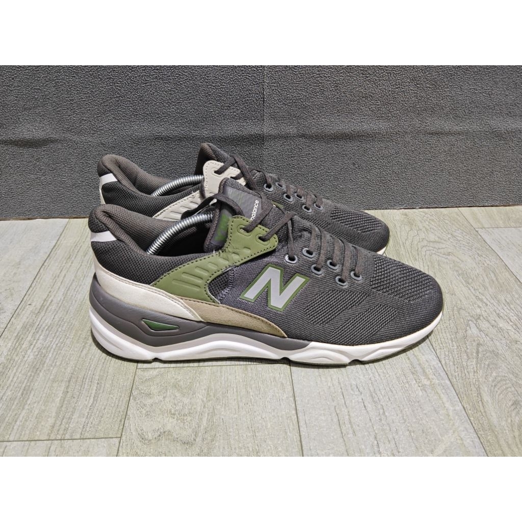 New Balance seri X-90