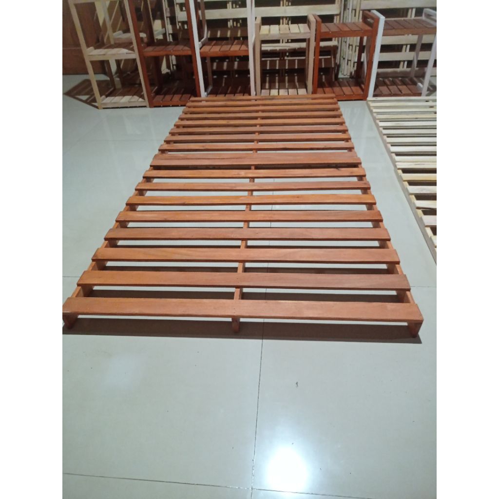 Dipan kasur minimalis kayu mahoni
