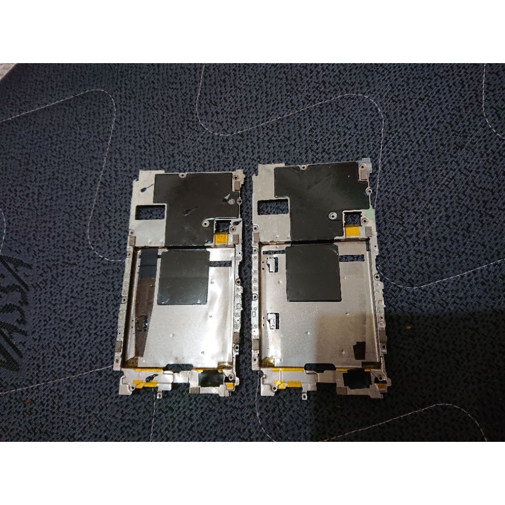 Tempat batre & plat mesin Xperia XZ2 premium original copotan