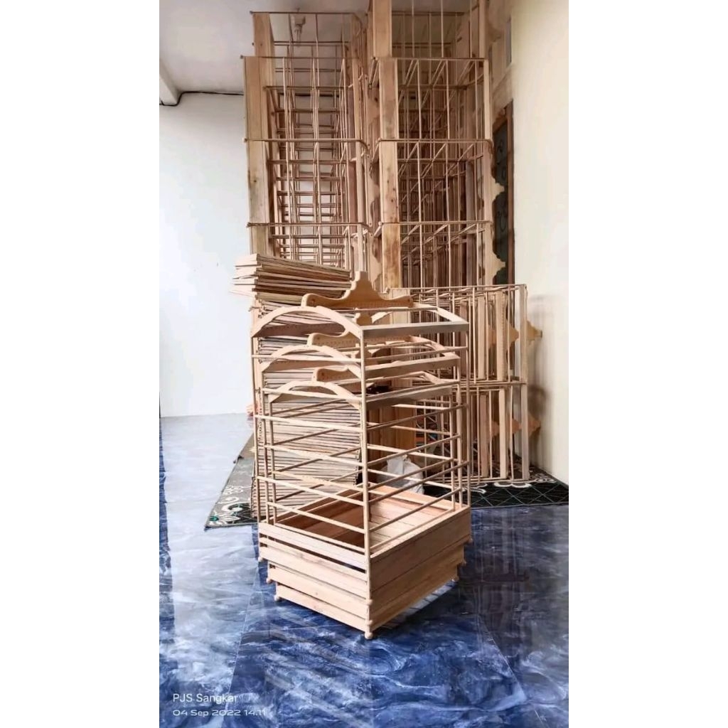Replika sangkar Raja Ambrukan