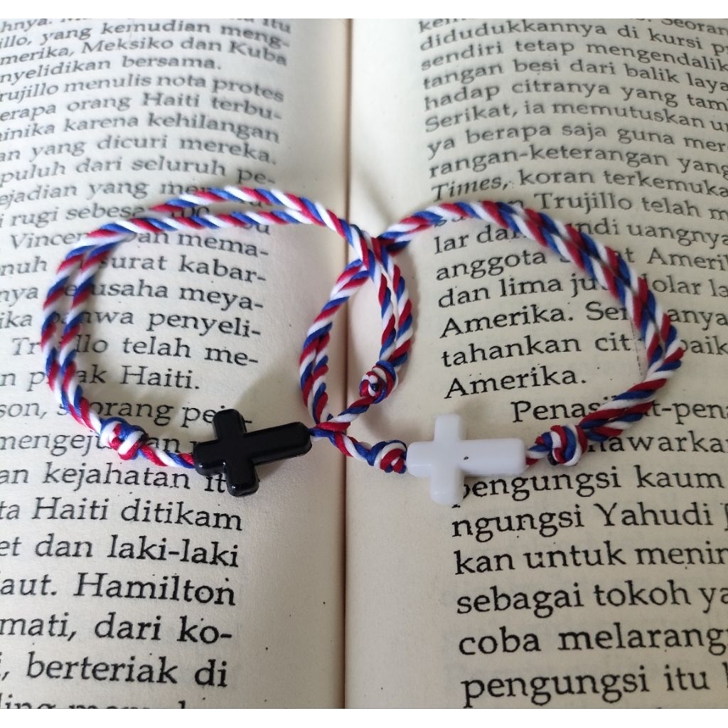 Sepasang Gelang Couple salib Tridatu Termurah/Isi 2 pcs Gelang salib tridatu