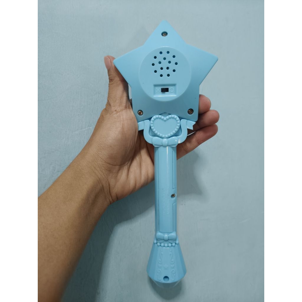 Tongkat Bintang Frozen Elektrik masih Menyala