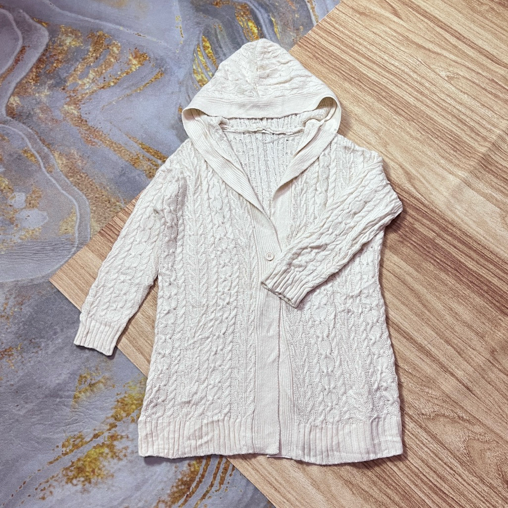 Global Uniqlo knit cardigan in white Size S