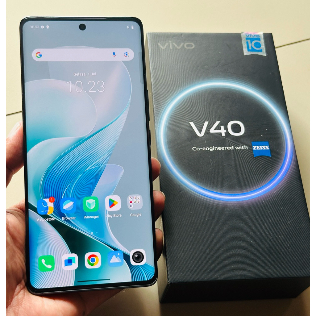 vivo V40 second