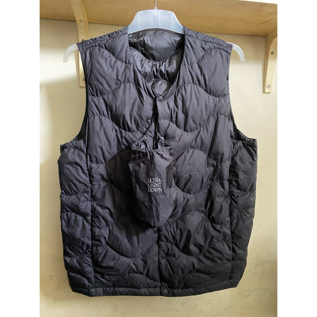 Uniqlo Ultra Light Down vest size M