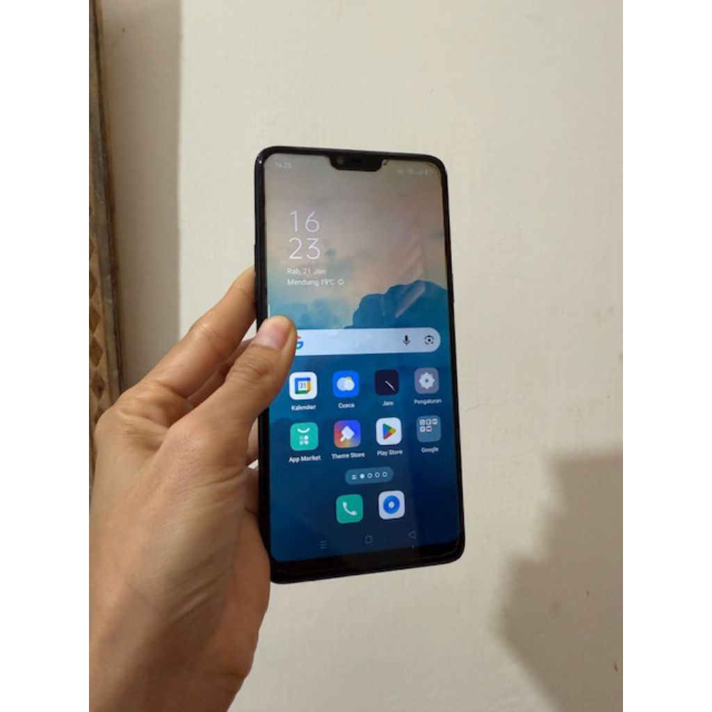 Oppo F7 ram 4/64gb mulus, bekas garansi resmi Oppo, Kel. hp aja