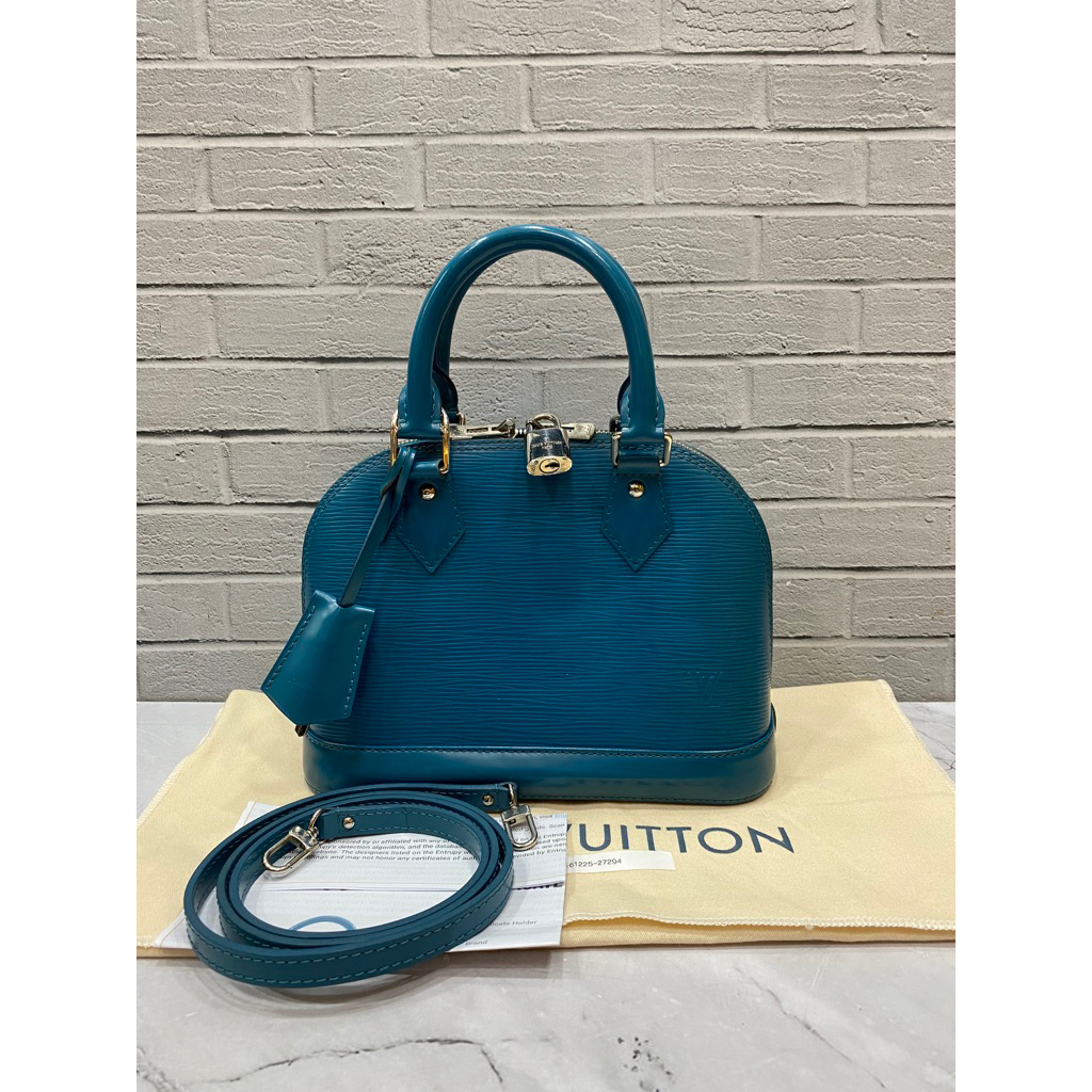 LV Alma  Epi Bb Red Ghw 2013 Size 24 x 12 x 18 Cm Dustbag Longstrap keypadlock clochette