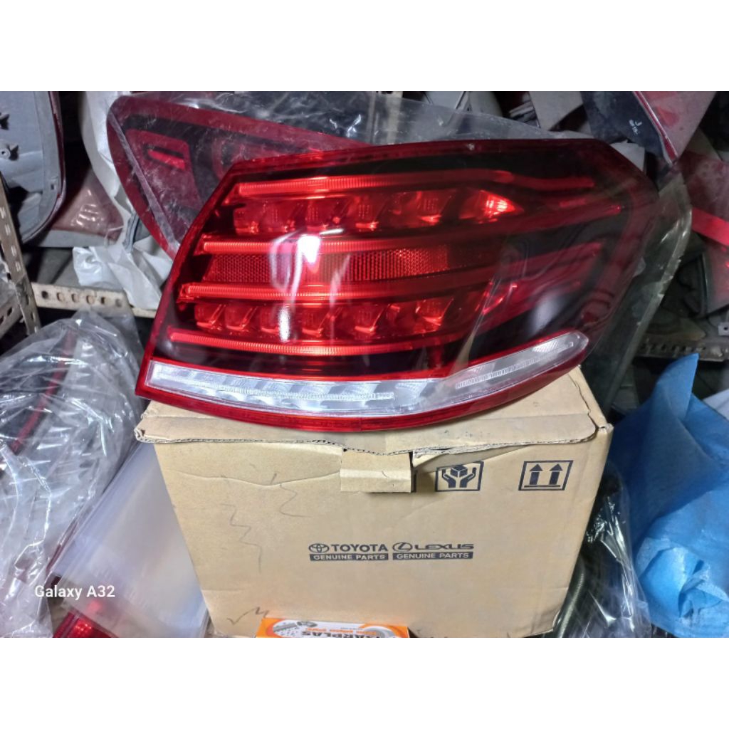 STOPLAMP Lampu belakang MERCY Mercedes benz W212 kanan