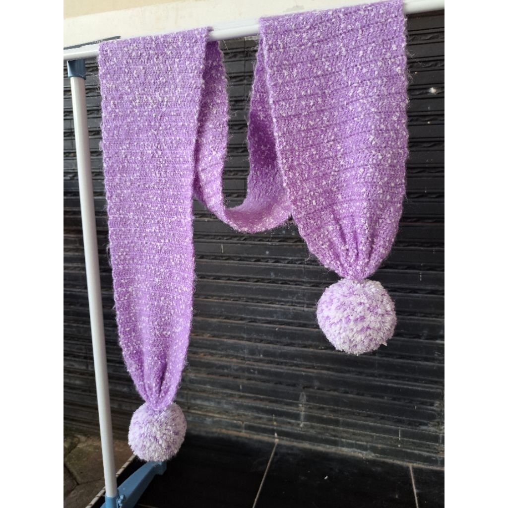 Syal Rajut Handmade- Pompom Ungu
