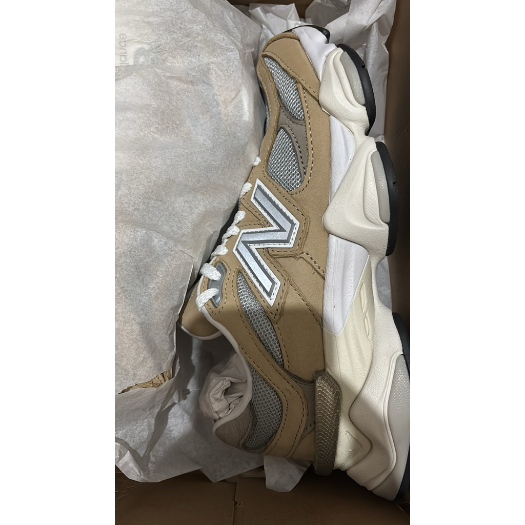 New Balance 9060 UNISEX