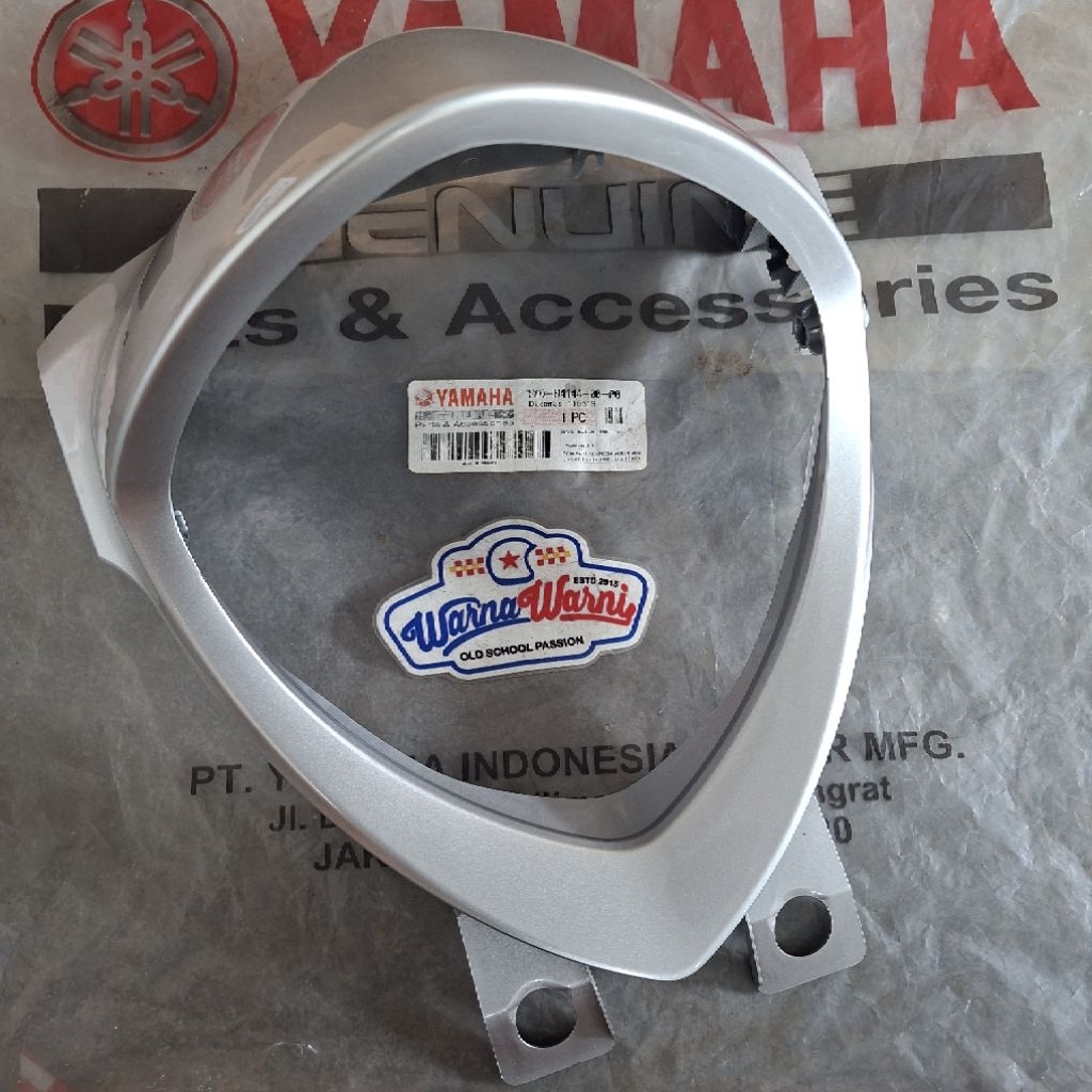 Cover lampu depan Fino FI injeksi putih siver | 1YD-H4144-00-P0