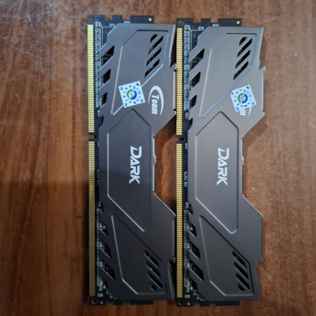 MEMORI TEAM DARK 8GB 2X4 DDR3