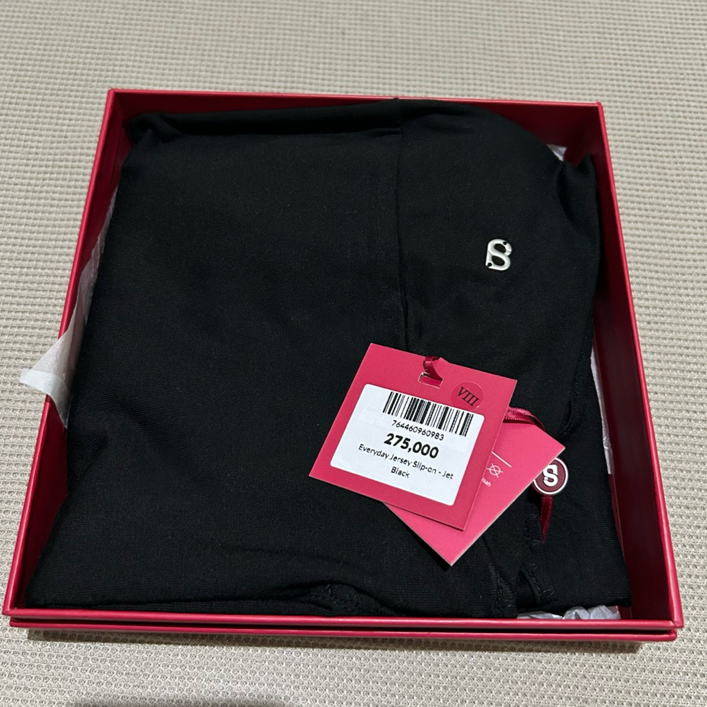 BUTTONSCARVES - EVERYDAY SLIP ON JERSEY BLACK