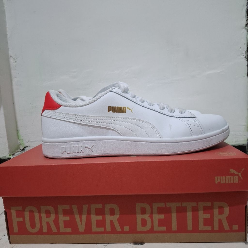 sepatu puma smash v2 Sneakers White-High Risk Red used