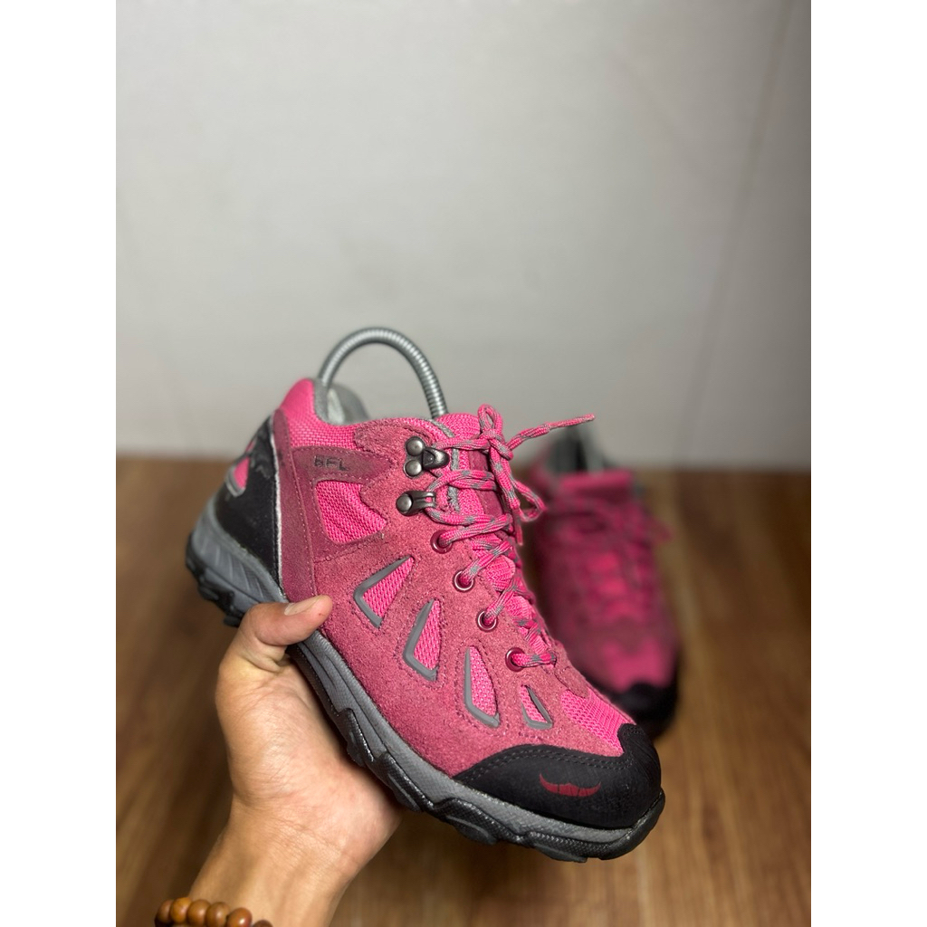 Sepatu gunung second original BFL