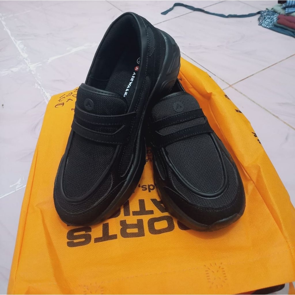 PRELOVED SEPATU AIRWALK