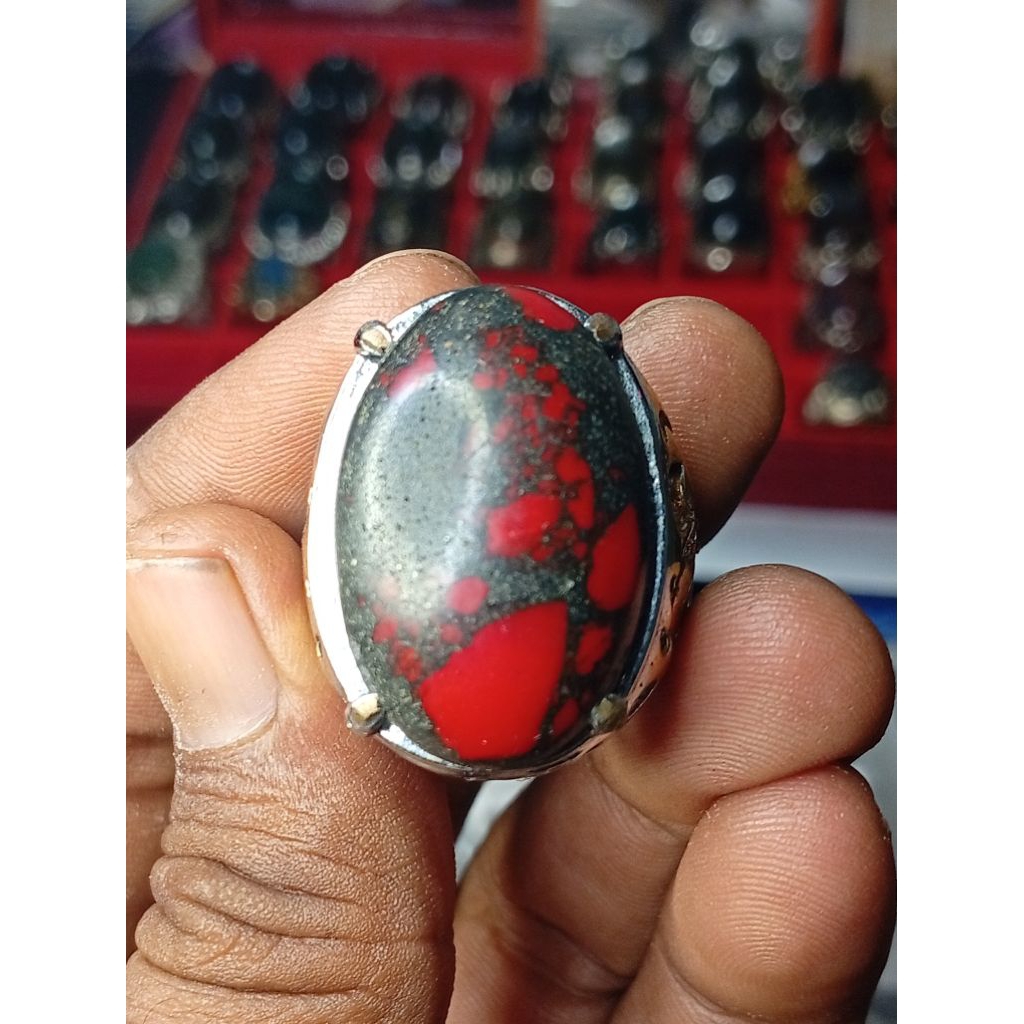 BADAR BESI MERAH