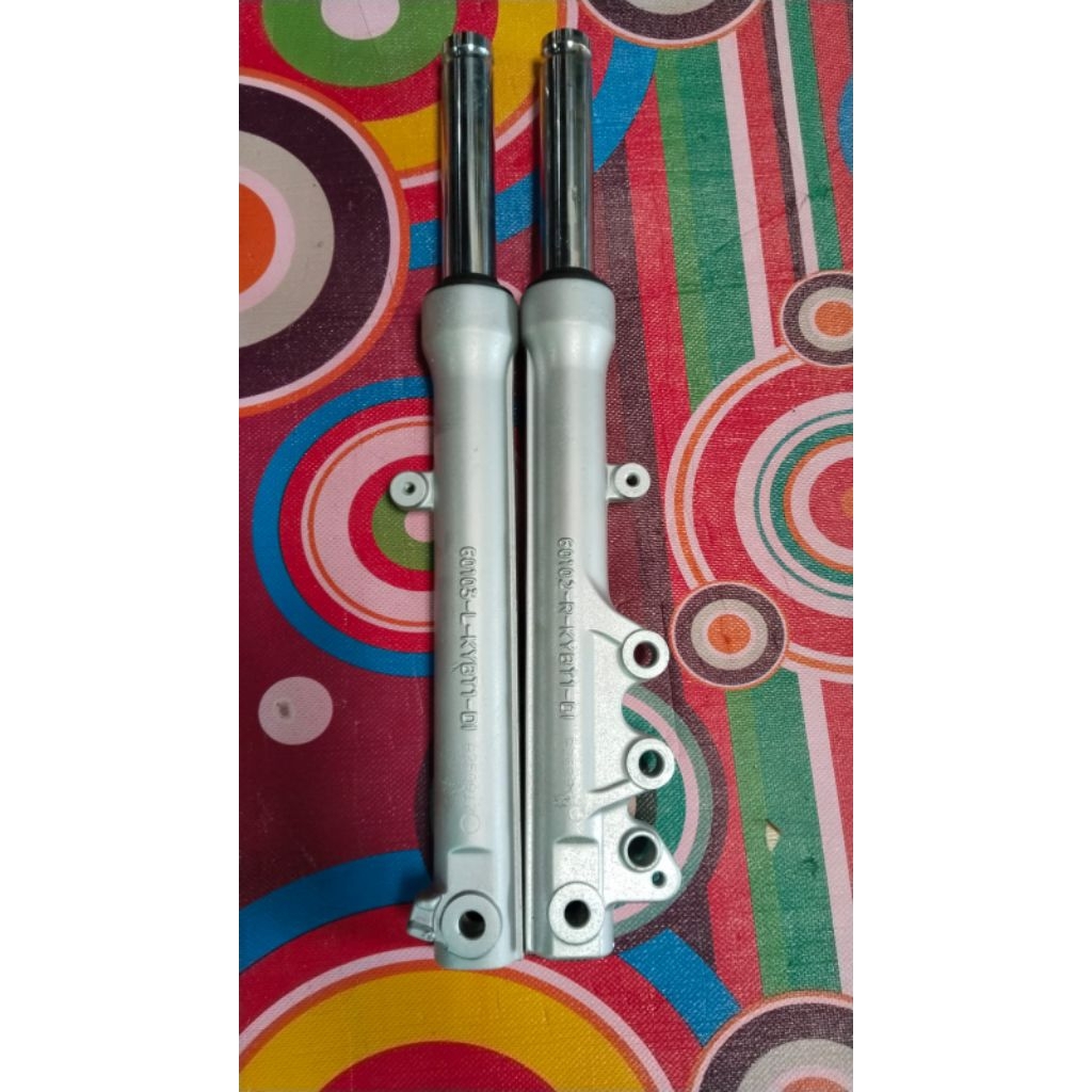 Shockbreaker depan Freego 125 Original KYB Shock Sekok Depan Freego ori silver