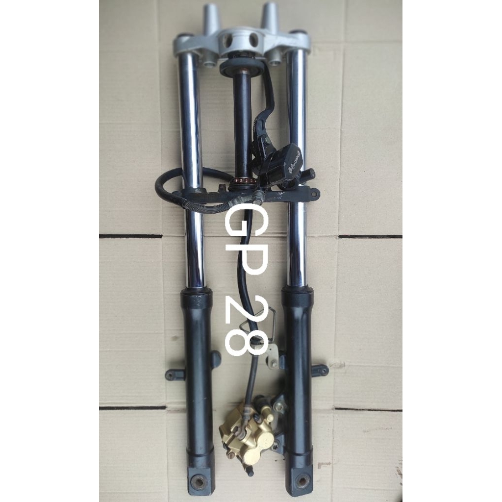 sok depan satu set cakram as tabung segitiga yamaha vixion new 1PA original cabutan