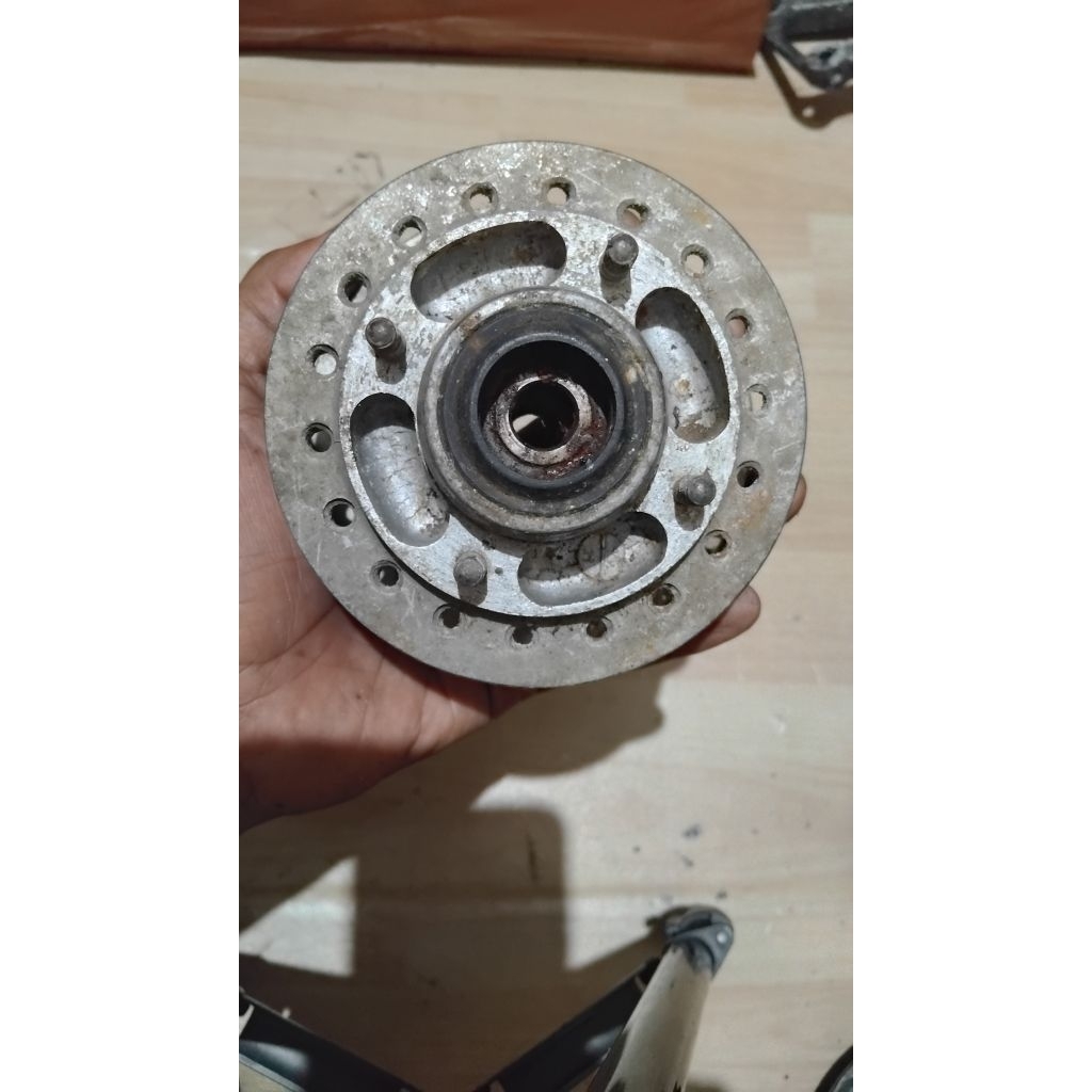 tromol depan cb 125 se us version