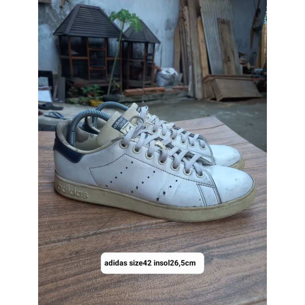 Sepatu second sneakers kulit Adidas stan smith size42 insol26,5cm