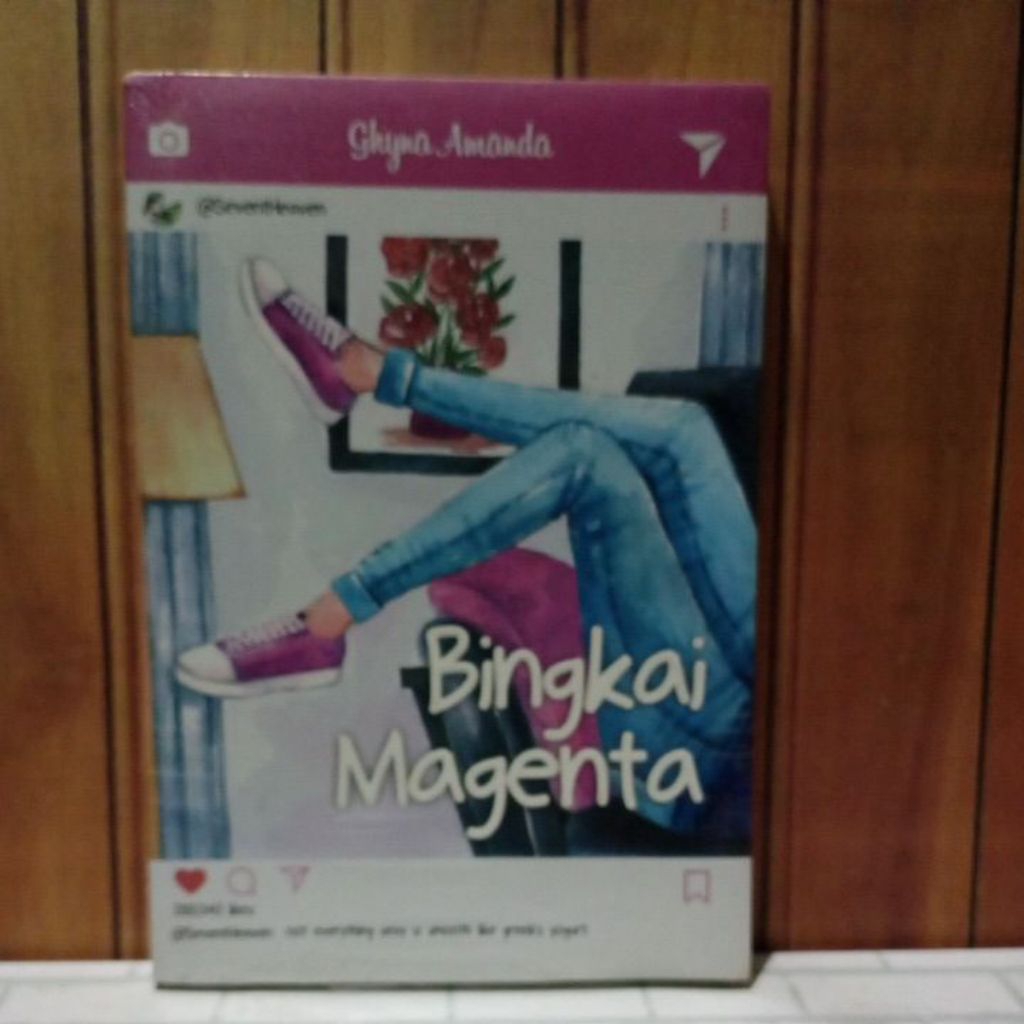 Bingkai magenta. ghyna amanda.