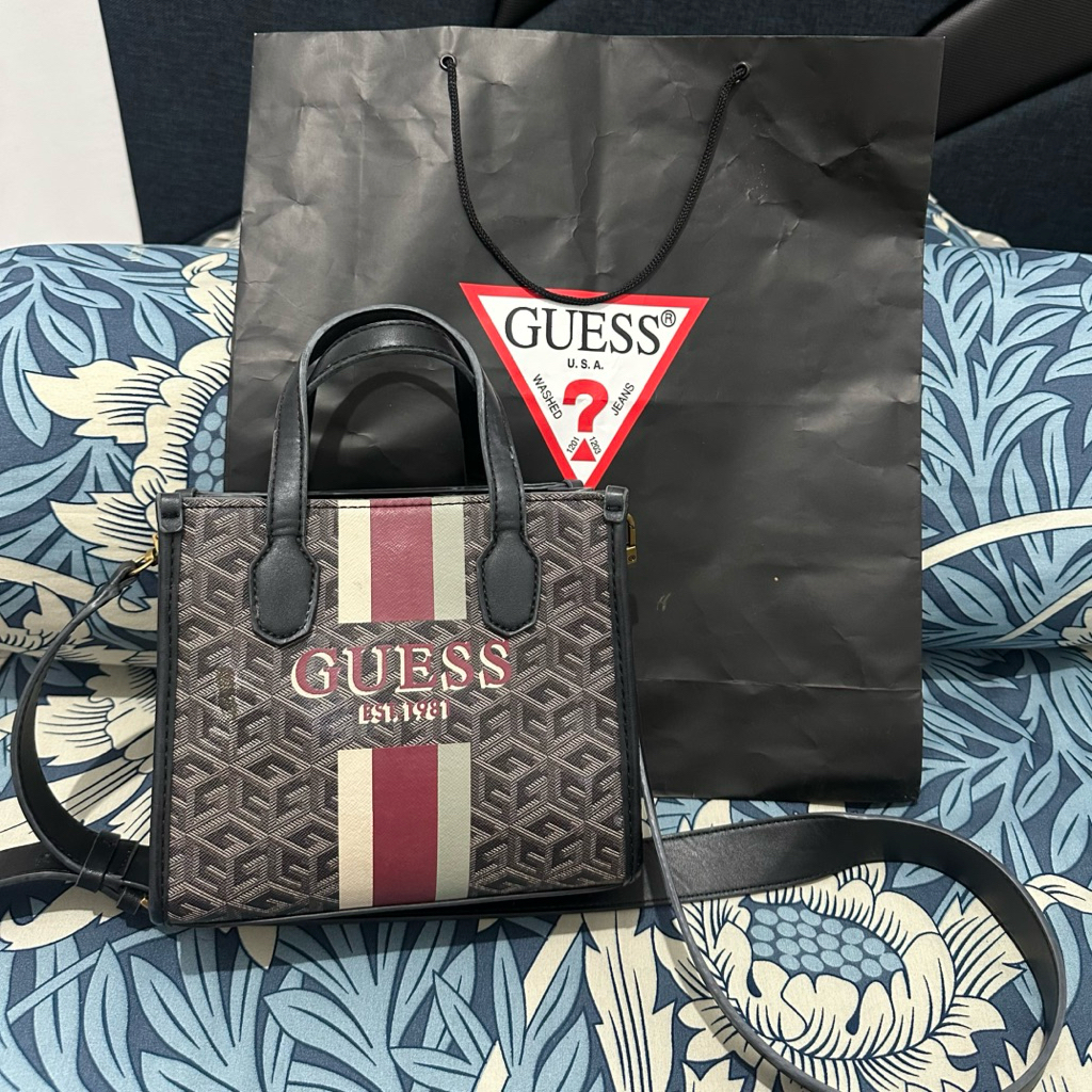 PRELOVED TAS GUESS ORIGINAL