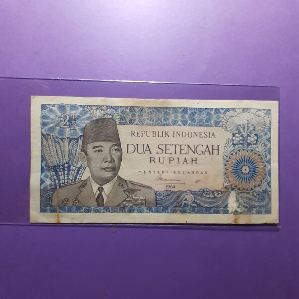 Uang kuno 2 setengah rupiah sukarno