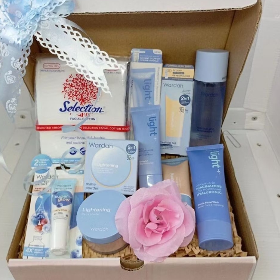 New hampers hemat by Wardah lightening set 6 get 7