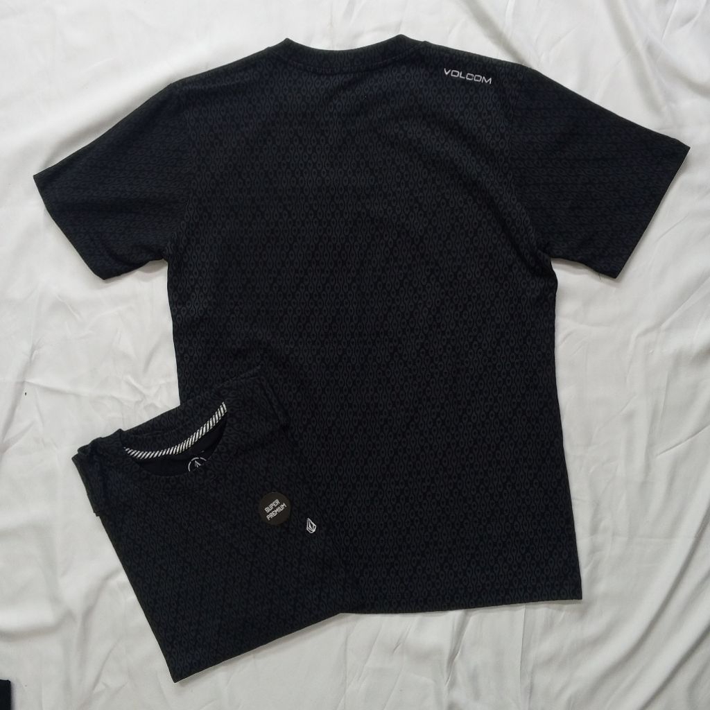 Kaos Pria Premium High Quality Volcom Original Warna Hitam Full Pattern | T-Shirt Pria Branded Casua