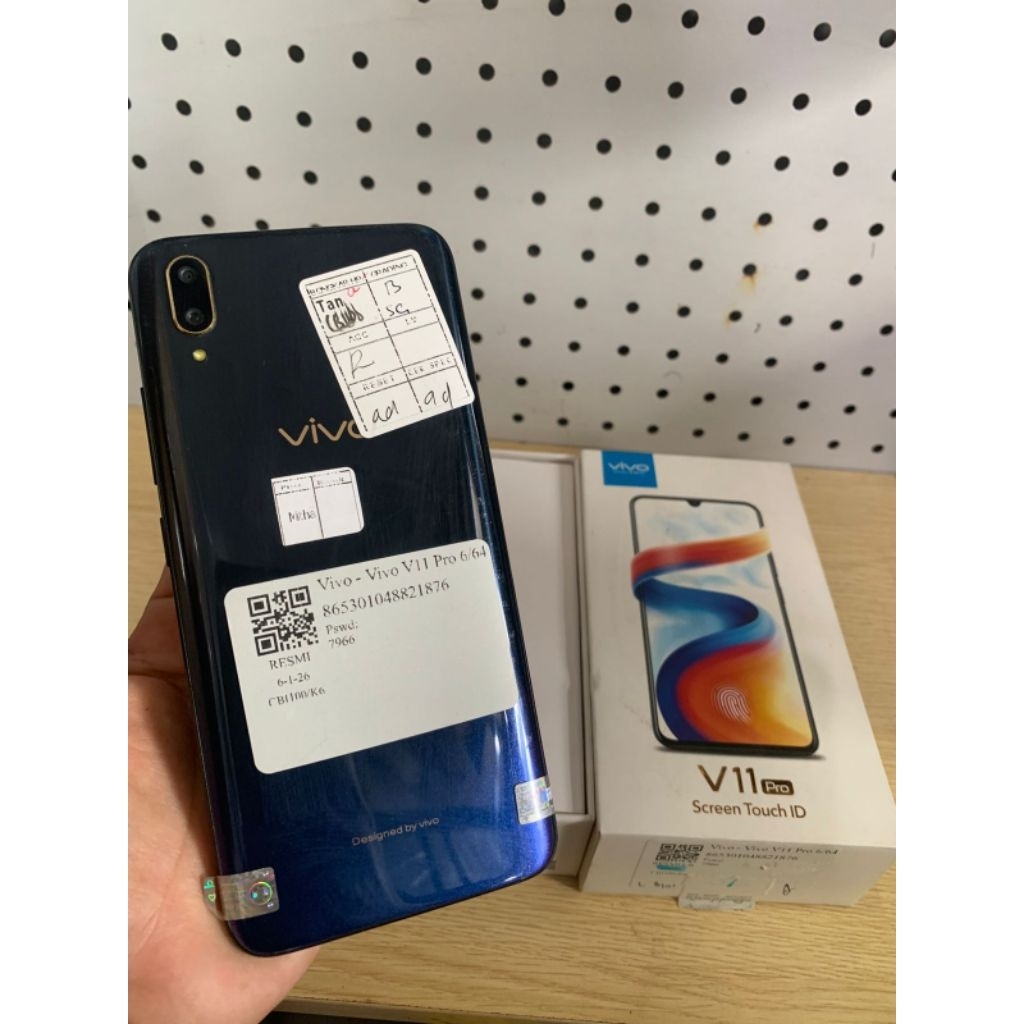 hp bekas vivo v11pro 6/64 original semua belum pernah bongkar/servis , kepala cas original, kabel or